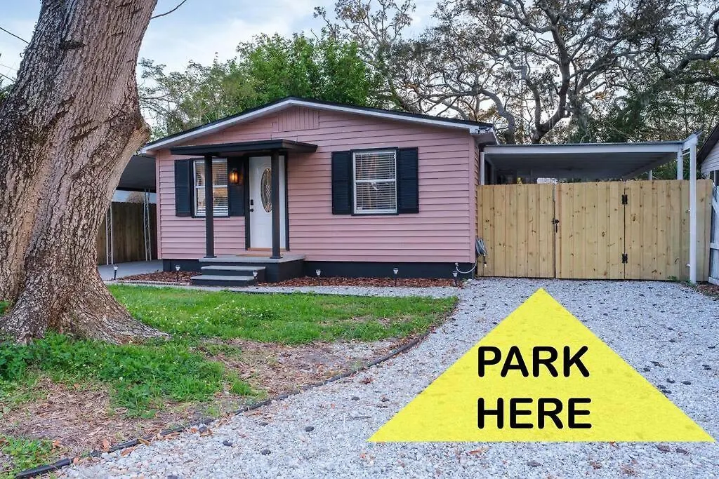 Holiday home House Near Tampa Zoo And Busch Gardens, Free High Speed Wifi Villa