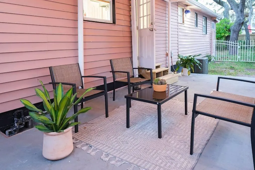 House Near Tampa Zoo And Busch Gardens, Free High Speed Wifi Villa