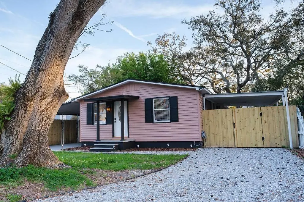 House Near Tampa Zoo And Busch Gardens, Free High Speed Wifi Villa