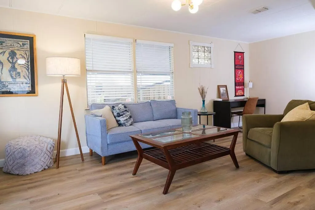 House Near Tampa Zoo And Busch Gardens, Free High Speed Wifi Villa Holiday home