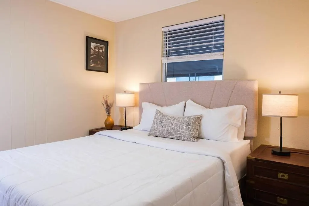 House Near Tampa Zoo And Busch Gardens, Free High Speed Wifi Villa