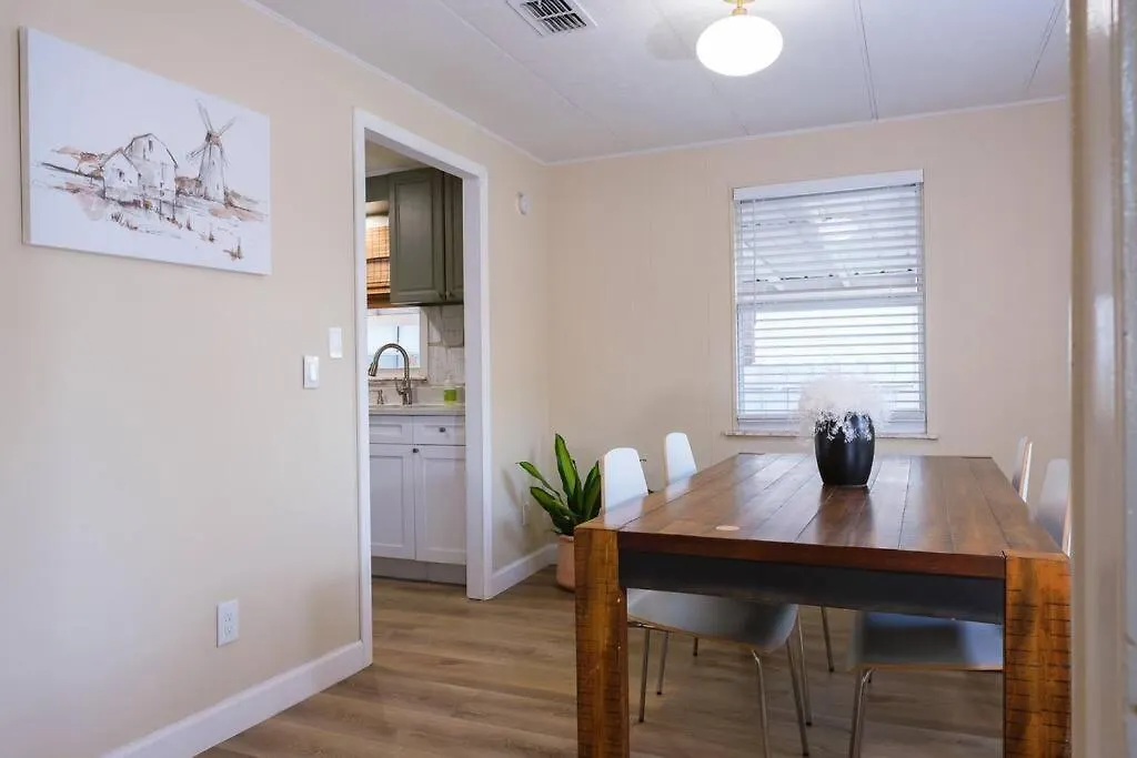 House Near Tampa Zoo And Busch Gardens, Free High Speed Wifi Villa Holiday home