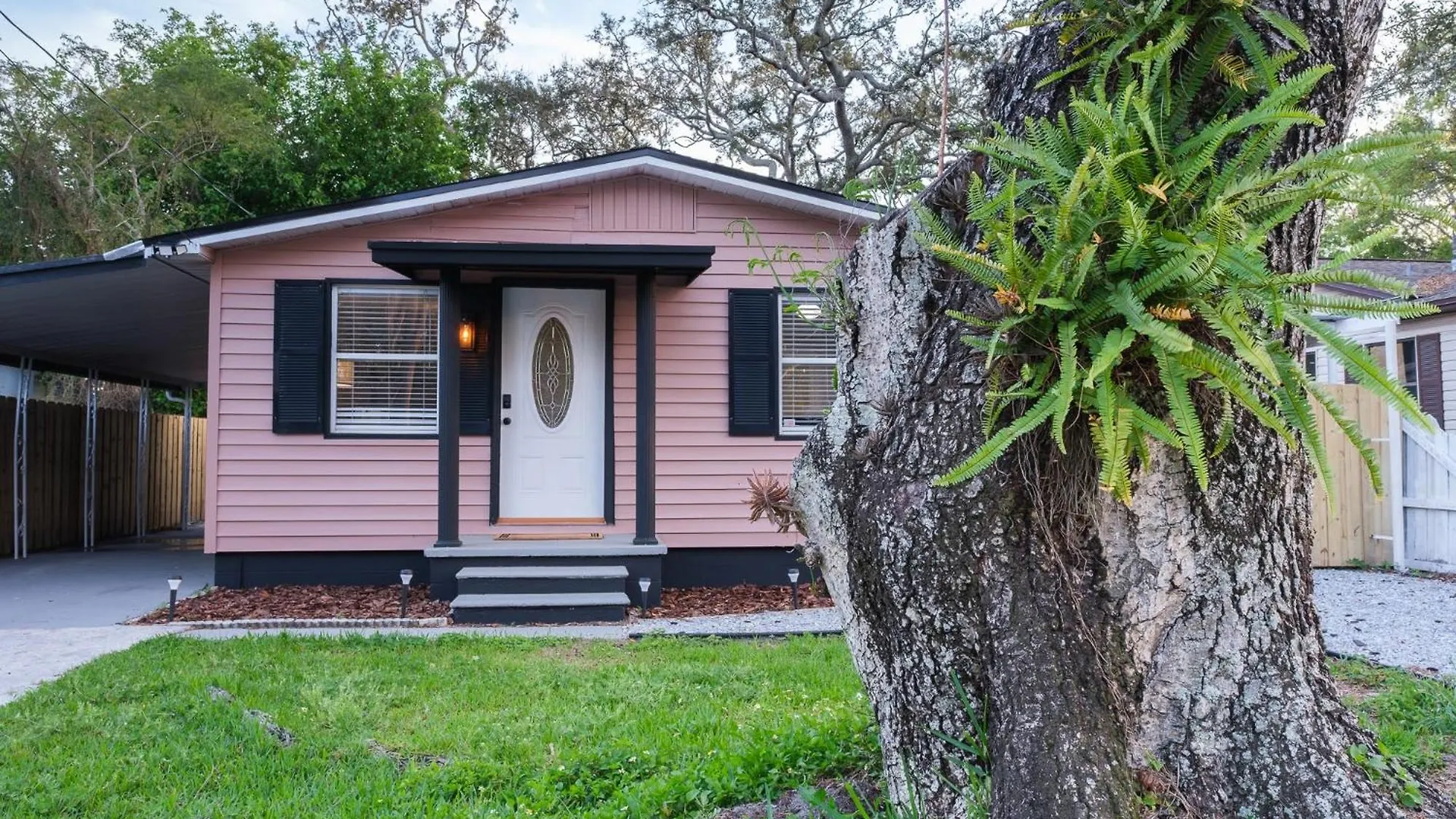 Holiday home House Near Tampa Zoo And Busch Gardens, Free High Speed Wifi Villa